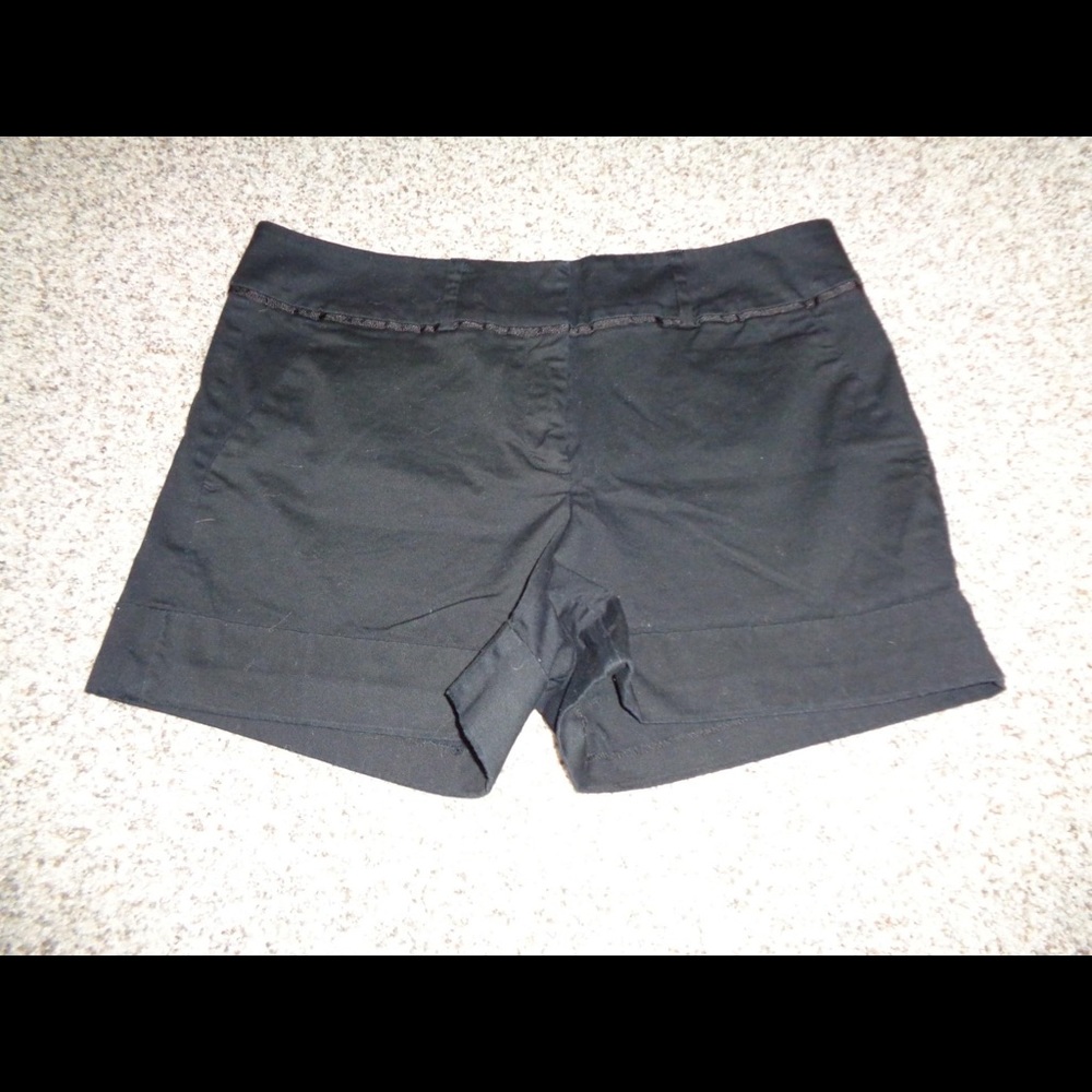 Women’s size 10 black Ny&C shorts